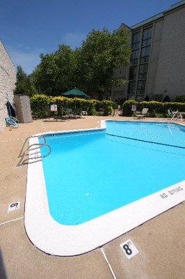 Holiday Inn Joplin - Oudoor Pool
