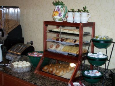 Country Inns & Suites - Free Breakfast