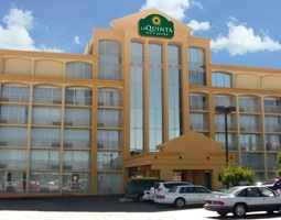 La Quinta Inn & Suites - 