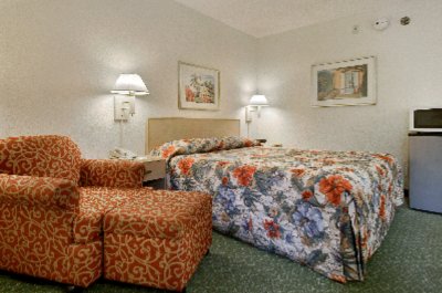 Standard Room With One King Sized Bed