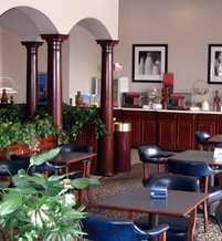 Lobby & Breakfast Area