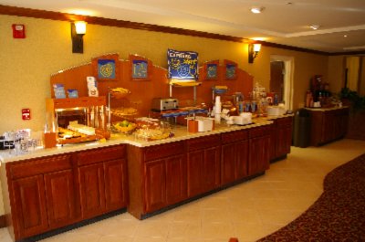 Holiday Inn Express - 