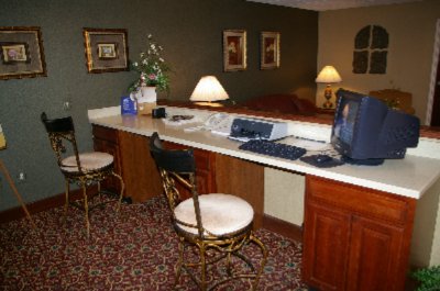 Holiday Inn Express - 
