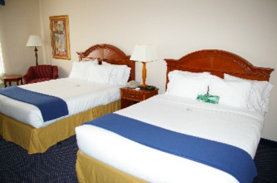 Holiday Inn Express - 