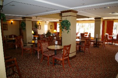 Holiday Inn Express - 