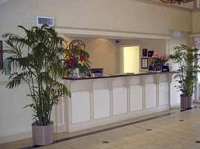 Comfort Suites - 