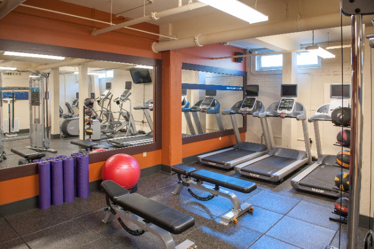 Hampton Inn & Suites Convention Center - 