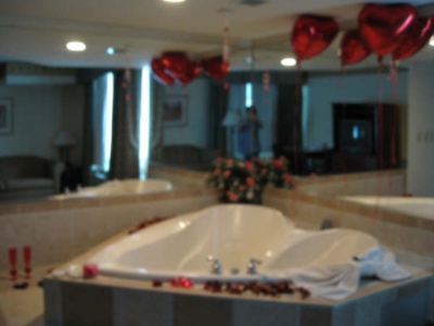 Honeymoon Jacuzzi 2 Room Suite