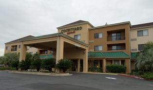 Courtyard Beaumont Exterior