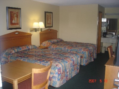 2 Double Beds