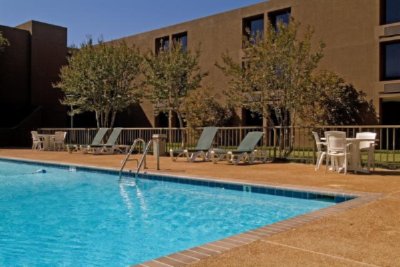 Radisson Hotel Memphis Airport - Pool Area