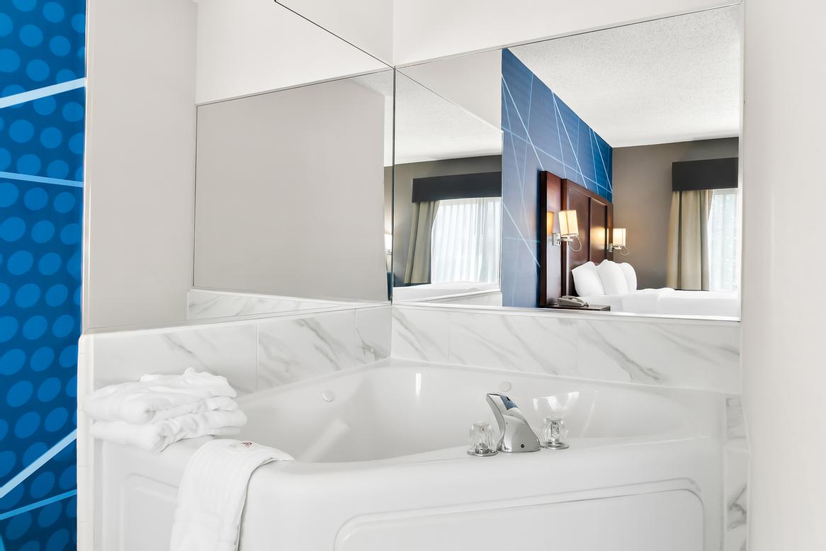 Comfort Suites Southfield - Executive Suite