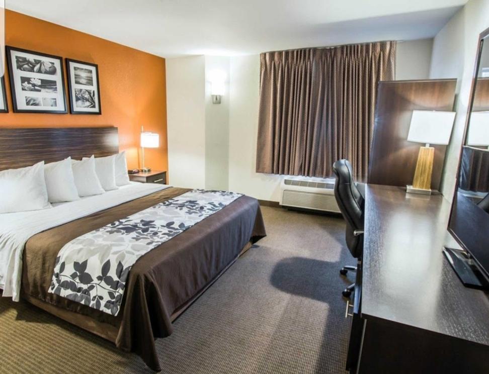 2 Double Beds