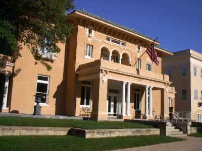 Jh Adams Inn - 