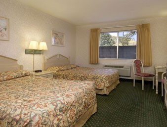 Travelodge - Two Queen Beds