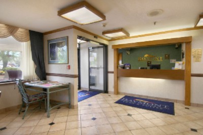 Baymont Inn & Suites - Front Desk