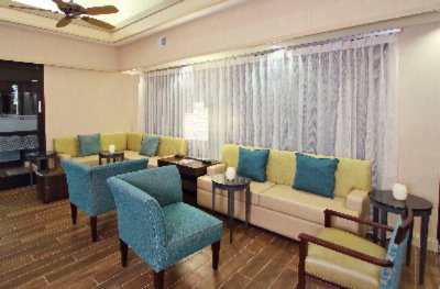 Hampton Inn Cocoa Beach - Relax In Our Lobby