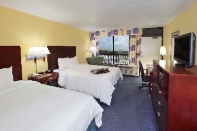 Hampton Inn Cocoa Beach - Free Deluxe Continental Breakfast