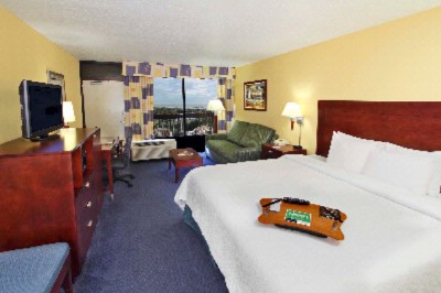 Hampton Inn Cocoa Beach - Free High Speed Internet Access