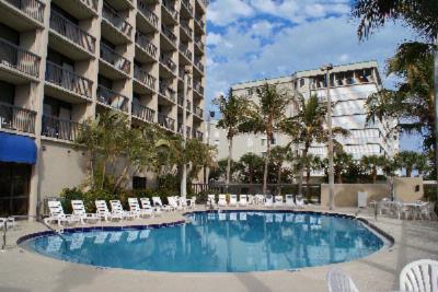Hampton Inn Cocoa Beach - Take A Dip In Our Pool