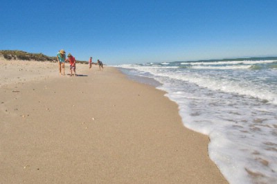 Hampton Inn Cocoa Beach - Walk To The Beach Only 200 Yards