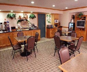 Country Inn & Suites by Carlson - Breakfast Room