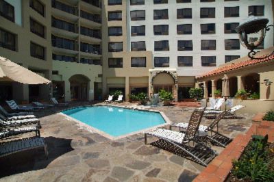 San Antonio Downtown Market Square - Relax Around The Pool And Enjoy A Freshing Beverage While Relaxing In The Courtyard.