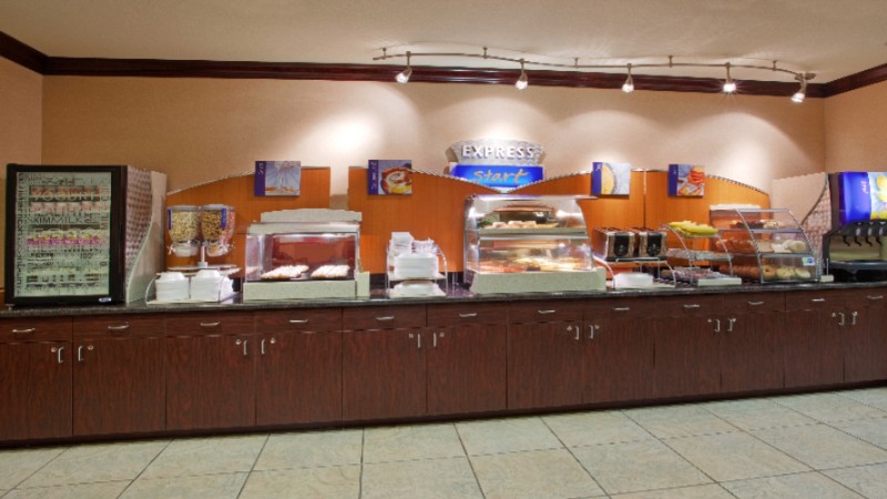 Holiday Inn Express Woodland Ca - 