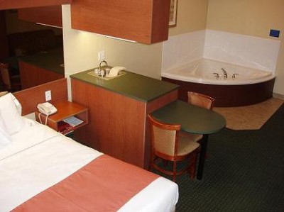 Celebration Whirlpool Guest Suite