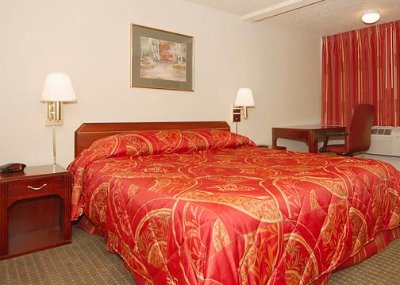 Econo Lodge Hillsboro - 