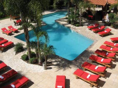 Atrium Hotel - An Urban Oasis