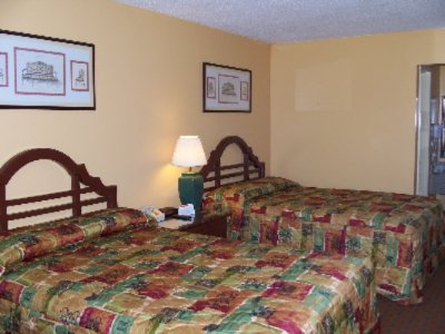 Wildwood Inn - Guest Room Two Double Beds
