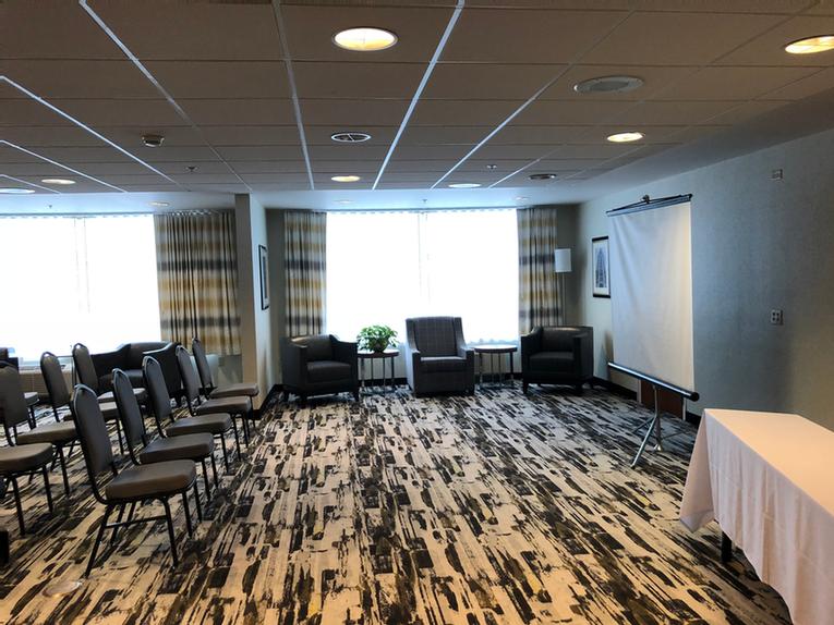 Doubletree Club Hotel - Michigan Board Room