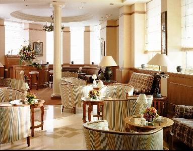 Royal Hotel - 