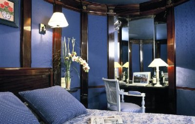 Royal Hotel - 