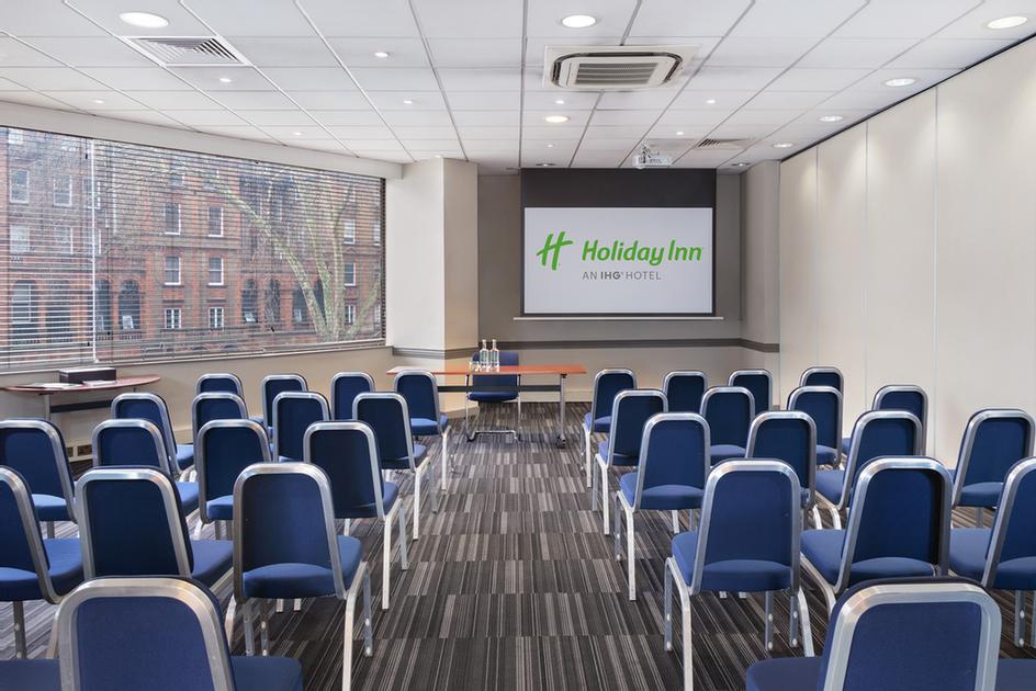 Holiday Inn London Kensington Forum - Dine Alfresco On Our Garden Terrace