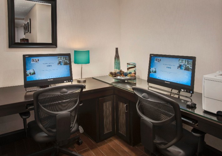 Hampton Inn South - Business Center