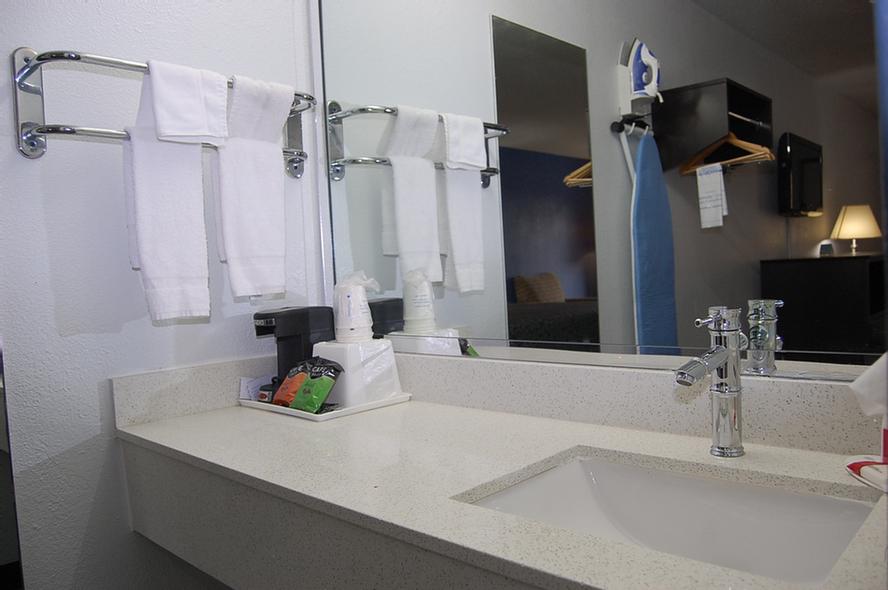 Ramada Baton Rouge - Newly Renovated Guest Rooms