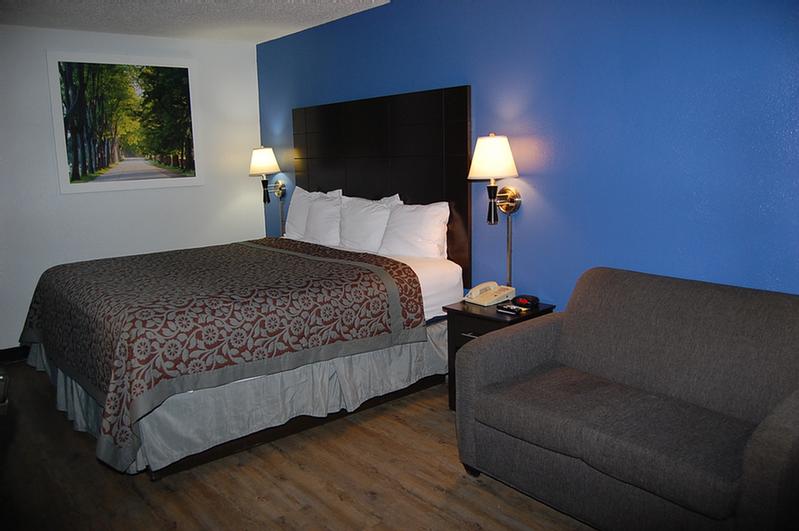 Ramada Baton Rouge - Reception Desk