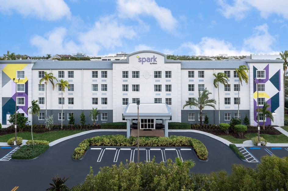 Baymont Inn & Suites Miami Airport West - 