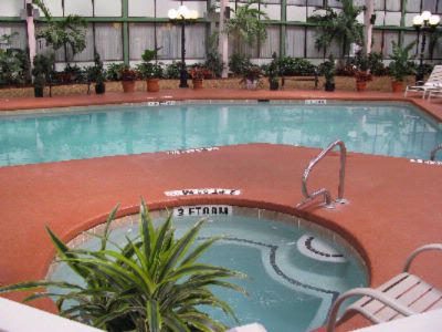 Radisson Hotel Charleston Airport - Heated Indoor Pool & Whirlpool