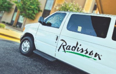 Radisson Hotel Charleston Airport - Complimentary Airport Transportation Parking & Wi-fi