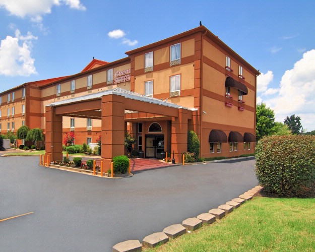 Beautyful Exteriorl Comfort Suites