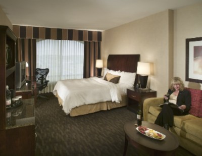 Hilton Garden Inn Austin Downtown - Beautiful King Bedroom With Garden Sleep Number Beds