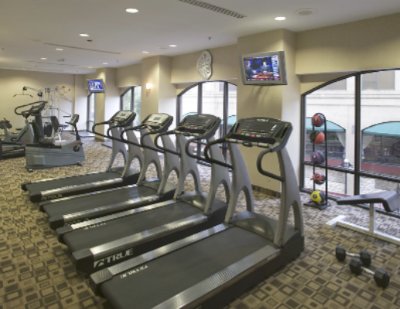 Hilton Garden Inn Austin Downtown - Enjoy The View Of The Outdoors As You Exercise