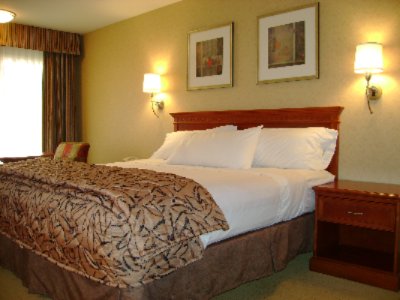 Quality Inn Pasadena - Serta Six Inch Pillow Top