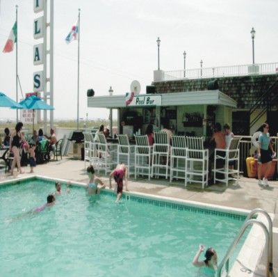 Atlas Inn - Relax With A Frozen Tropical Concoction At The Atlas Inn Pool Bar