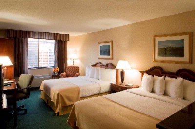 Holiday Inn Arlington - 