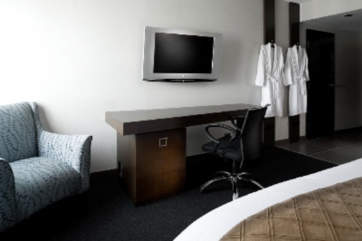 Hotel Ruby Foos - Deluxe Room Has A Flat Screen Tv
