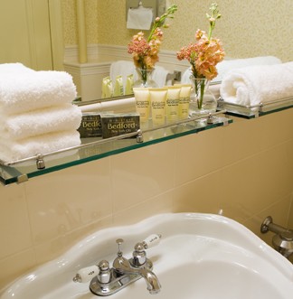 Bedford Hotel - Bathroom Photo